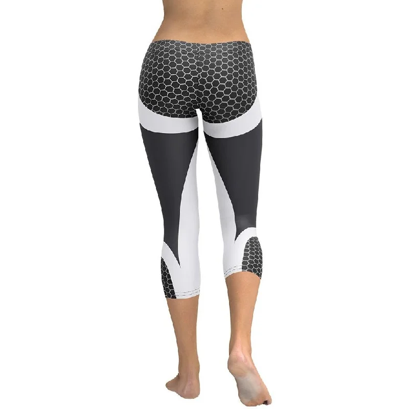 Price Reduction Beehive Geometric Capris Onyx Gray