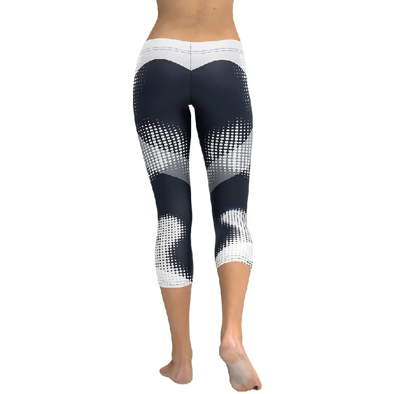Deep Discounts Gray Geometric Heart Capris