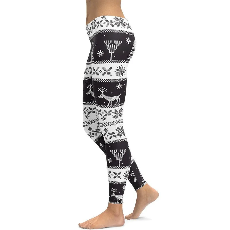 One-DAY Sale Vintage Black & White Christmas Leggings