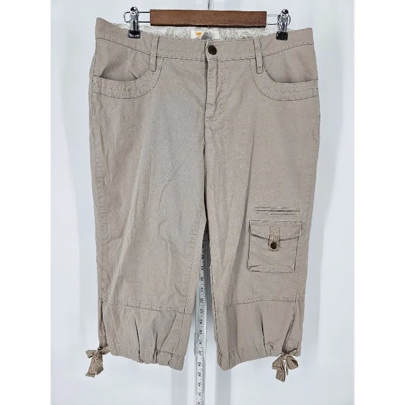 Overstock Lee Womens Sz 12 Capri Cargo Pants Light Beige Lower on the Waist