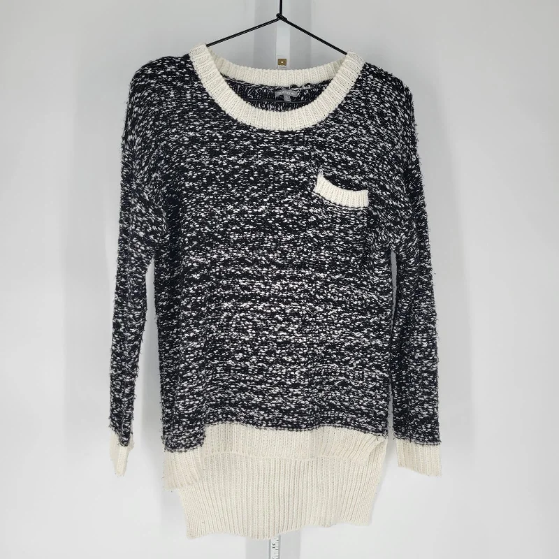 Deep Discounts Charlotte Russe Womens Sz S Knit Tunic Length Sweater White and Gray Crew Neck