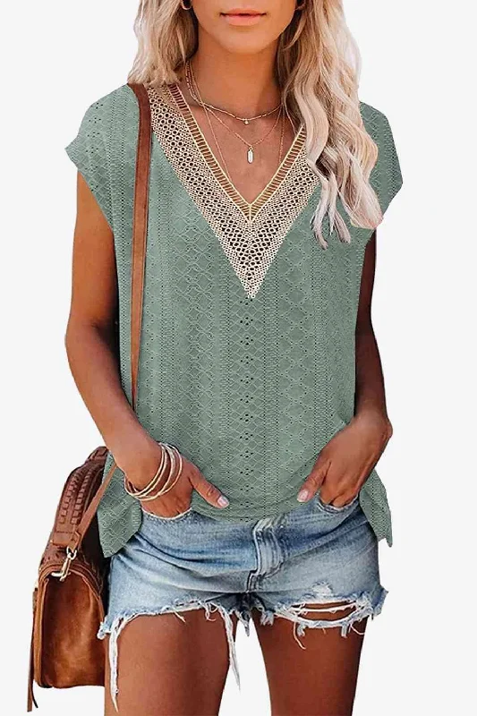 Special Discount Contrast V-Neck Tee
