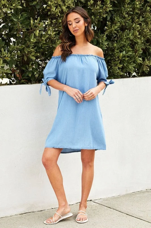 Must-Have Deals The Stephanie Chambray Flowey Dress