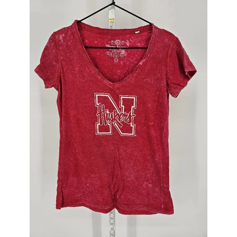 Bargain Prices Three Square Nebraska Huskers Womens Sz L Short Sleeve V Neck T Shirt Stonewash Bargain Prices Three Square Nebraska Huskers Womens Sz L Short Sleeve V Neck T Shirt Stonewash